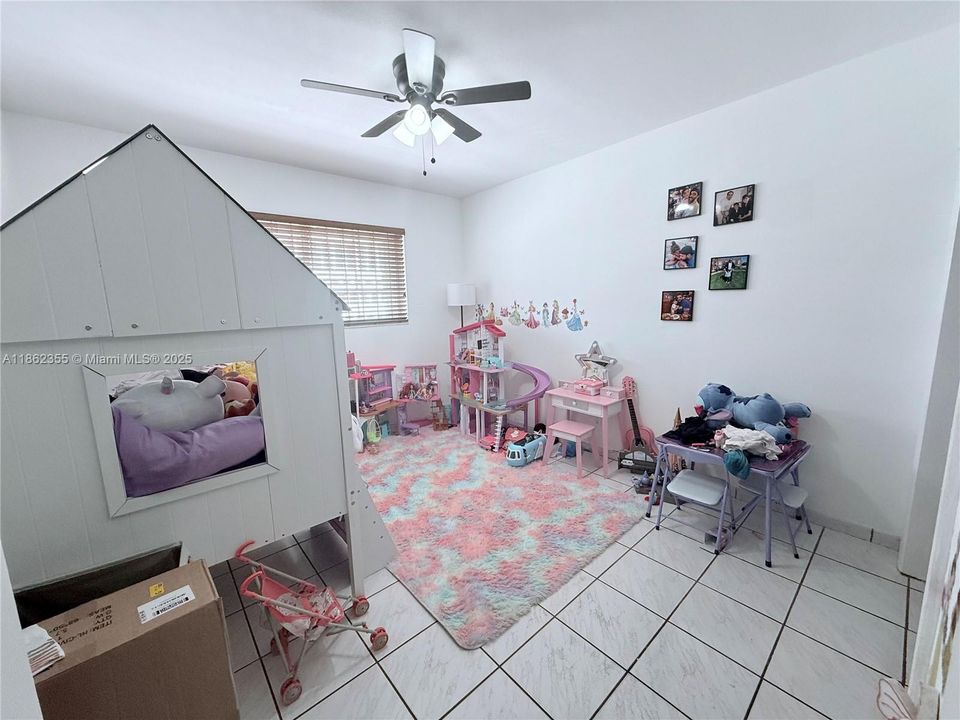 For Sale: $369,900 (2 beds, 2 baths, 748 Square Feet)