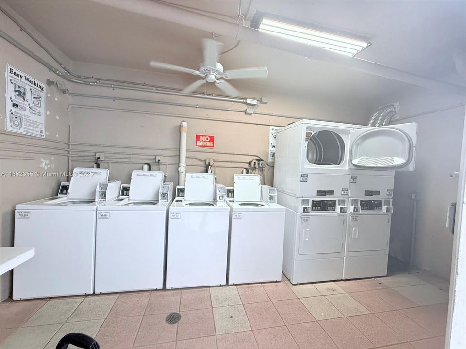 For Sale: $369,900 (2 beds, 2 baths, 748 Square Feet)