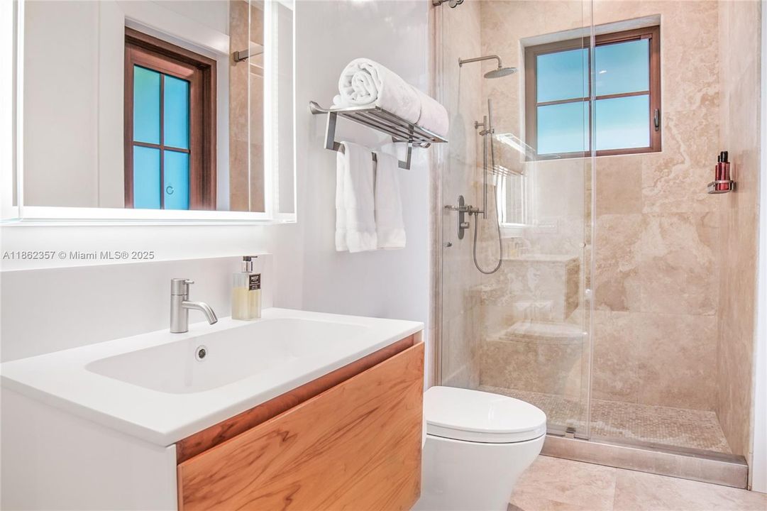 For Sale: $12,900,000 (6 beds, 6 baths, 5960 Square Feet)