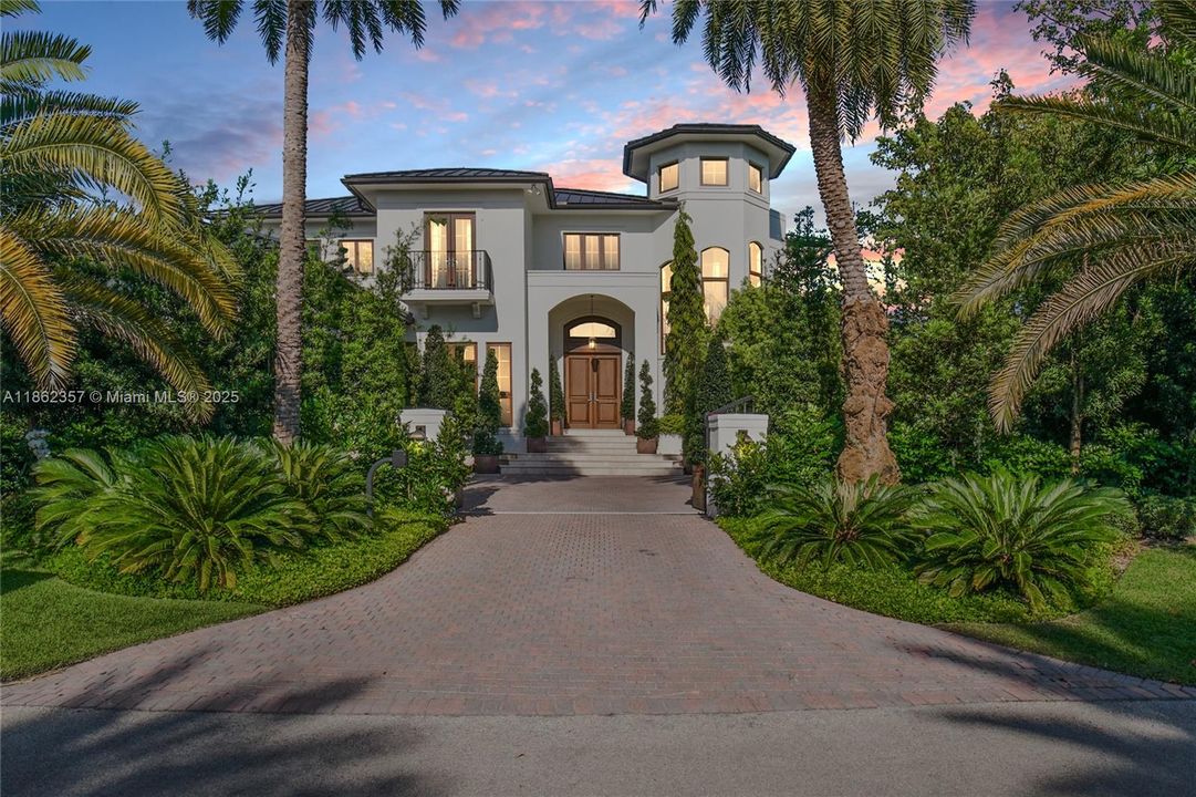 For Sale: $12,900,000 (6 beds, 6 baths, 5960 Square Feet)
