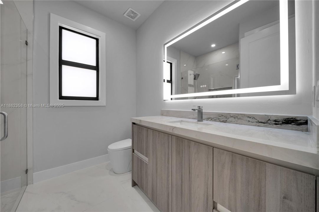 Recently Rented: $4,500 (3 beds, 3 baths, 1993 Square Feet)