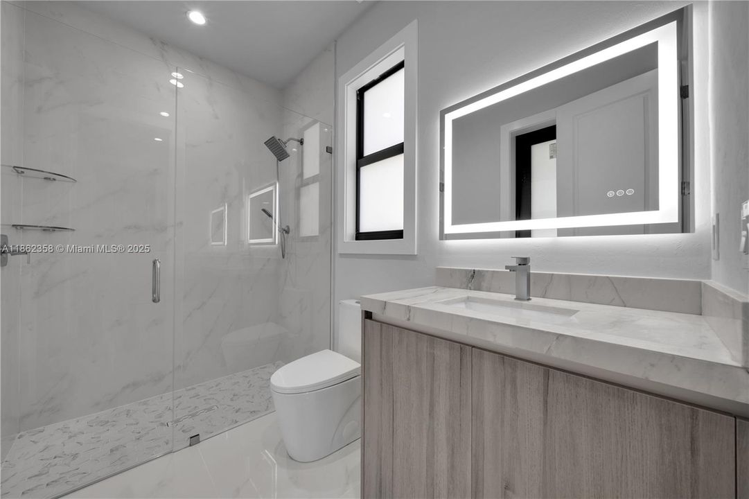 Recently Rented: $4,500 (3 beds, 3 baths, 1993 Square Feet)