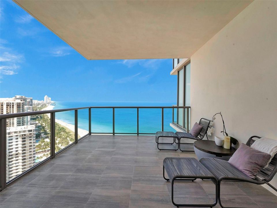 For Sale: $4,490,000 (2 beds, 3 baths, 1725 Square Feet)