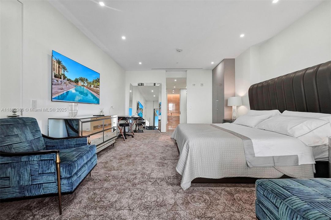 For Sale: $4,490,000 (2 beds, 3 baths, 1725 Square Feet)
