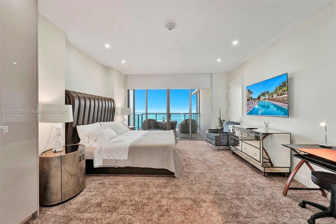 For Sale: $4,490,000 (2 beds, 3 baths, 1725 Square Feet)