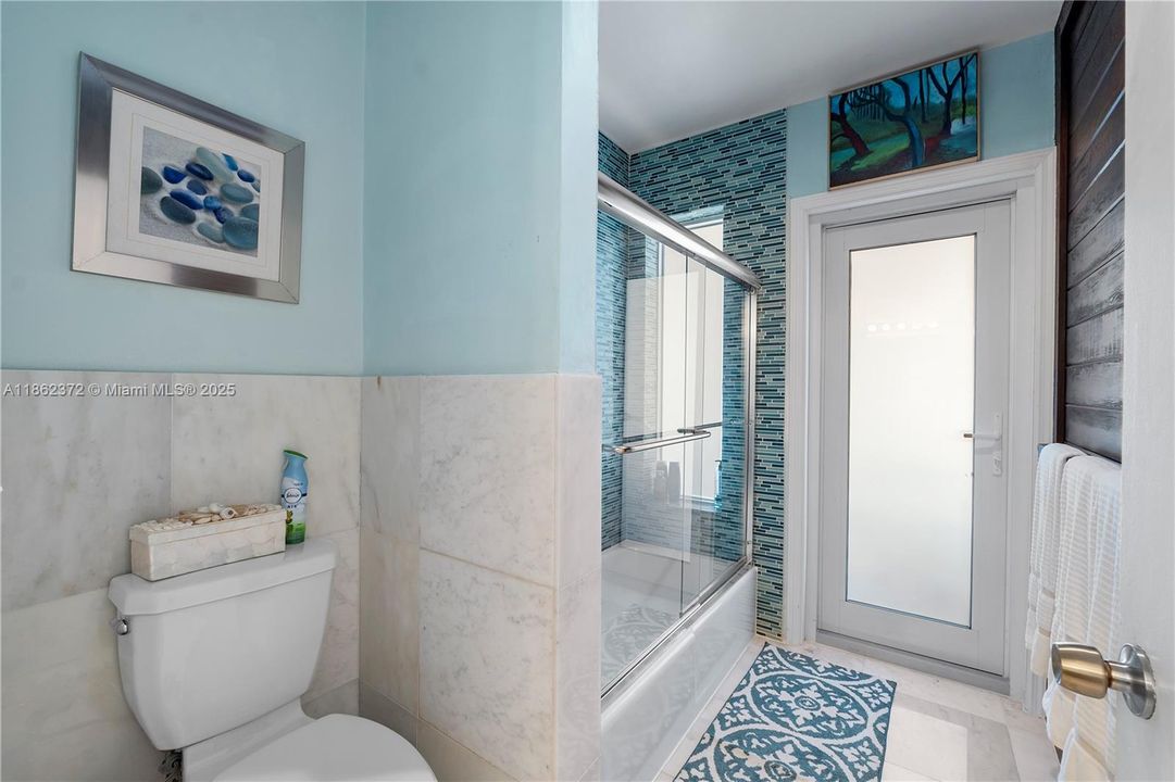 For Sale: $2,500,000 (5 beds, 3 baths, 3582 Square Feet)