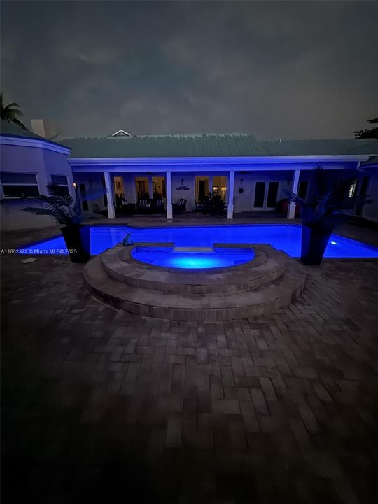 For Sale: $2,500,000 (5 beds, 3 baths, 3582 Square Feet)