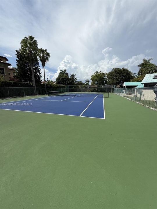 For Sale: $2,500,000 (5 beds, 3 baths, 3582 Square Feet)