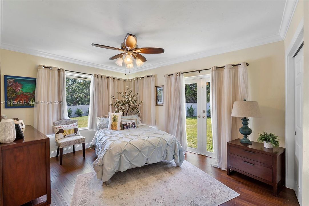 For Sale: $2,500,000 (5 beds, 3 baths, 3582 Square Feet)