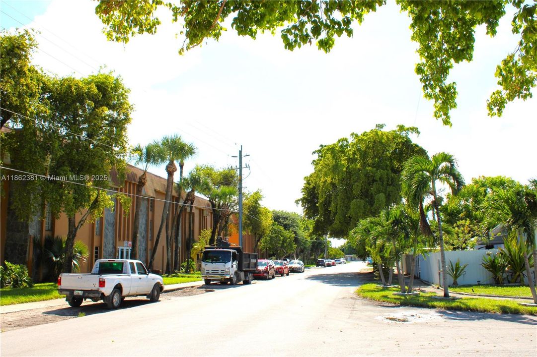 待售: $175,000 (1 贝兹, 1 浴室, 583 平方英尺)