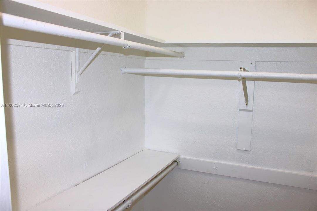 待售: $175,000 (1 贝兹, 1 浴室, 583 平方英尺)