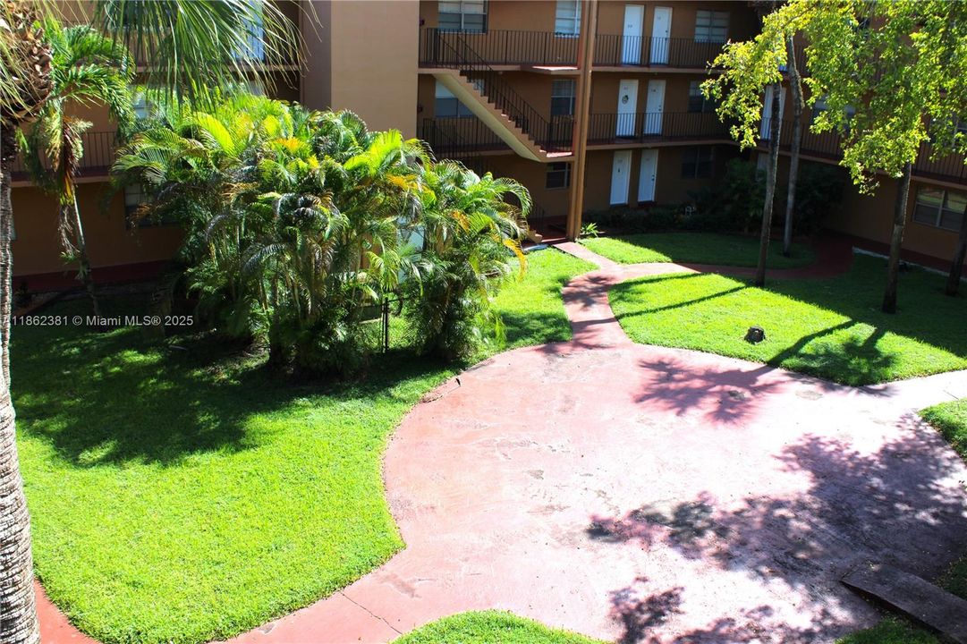 待售: $175,000 (1 贝兹, 1 浴室, 583 平方英尺)