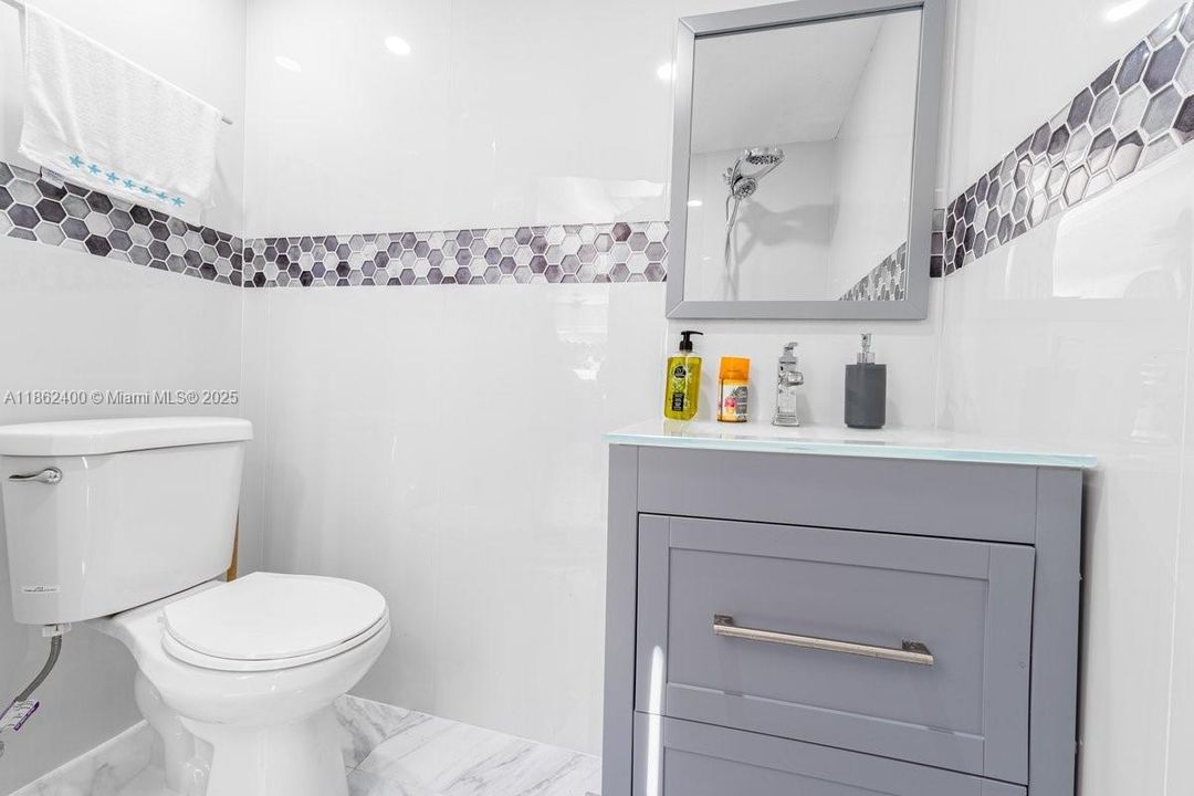 На продажу: $1,285,000 (4 спален, 3 ванн, 2681 Квадратных фут)