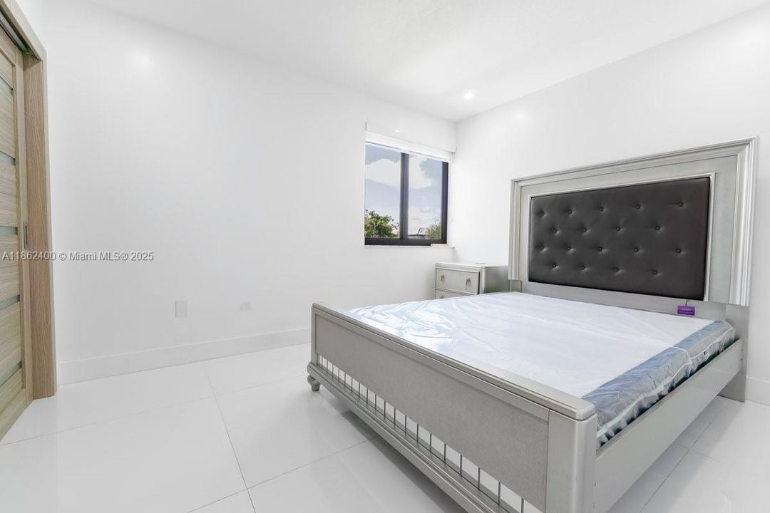 На продажу: $1,285,000 (4 спален, 3 ванн, 2681 Квадратных фут)