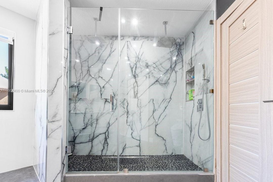 На продажу: $1,285,000 (4 спален, 3 ванн, 2681 Квадратных фут)