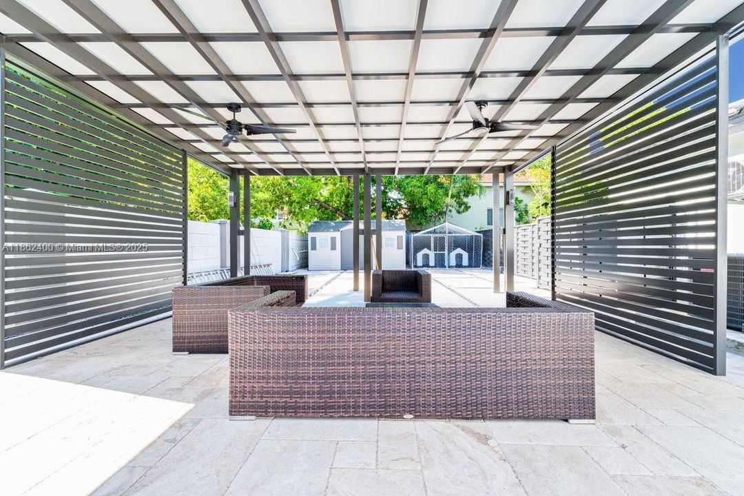 На продажу: $1,285,000 (4 спален, 3 ванн, 2681 Квадратных фут)