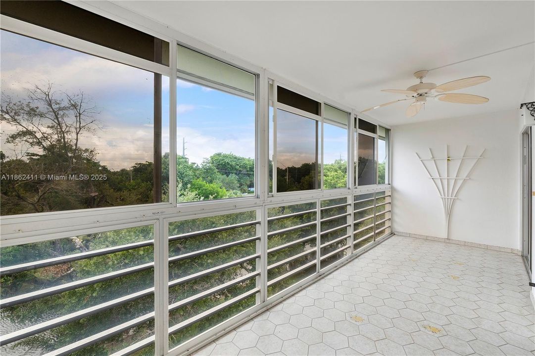 En Venta: $99,999 (2 camas, 2 baños, 1156 Pies cuadrados)