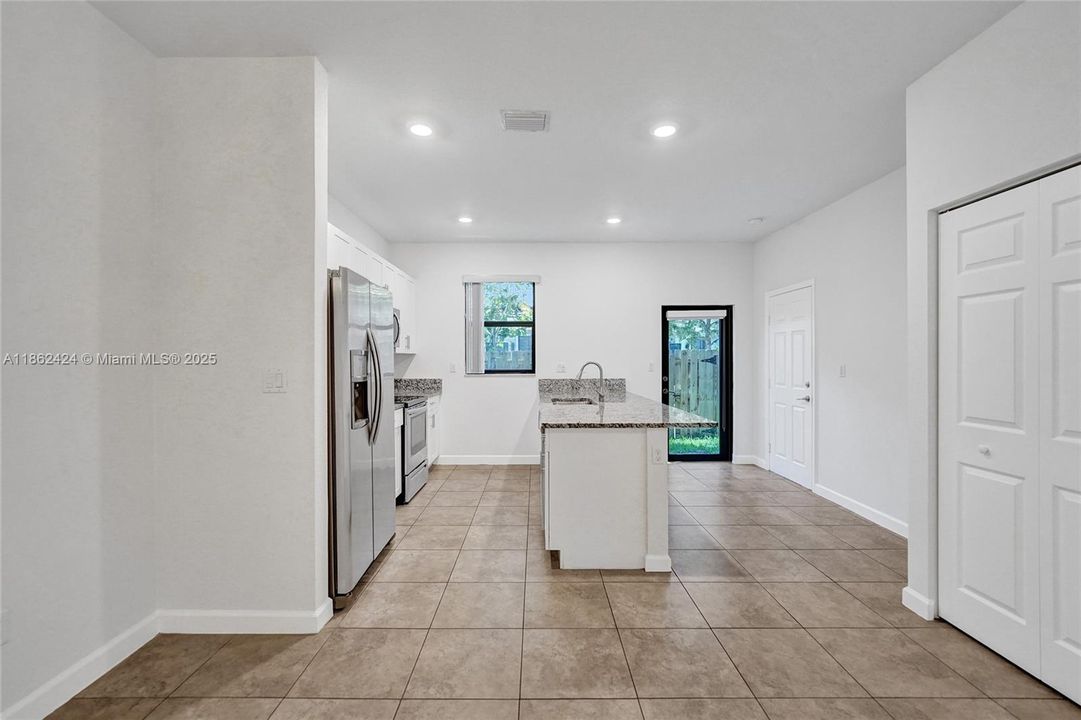 En Venta: $525,000 (3 camas, 2 baños, 1539 Pies cuadrados)