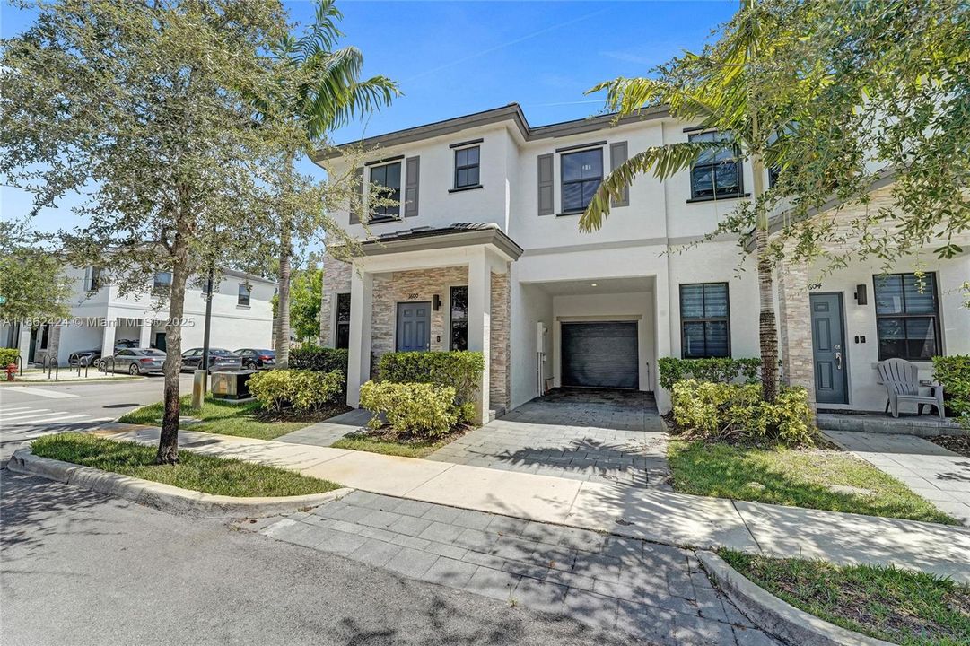 En Venta: $525,000 (3 camas, 2 baños, 1539 Pies cuadrados)