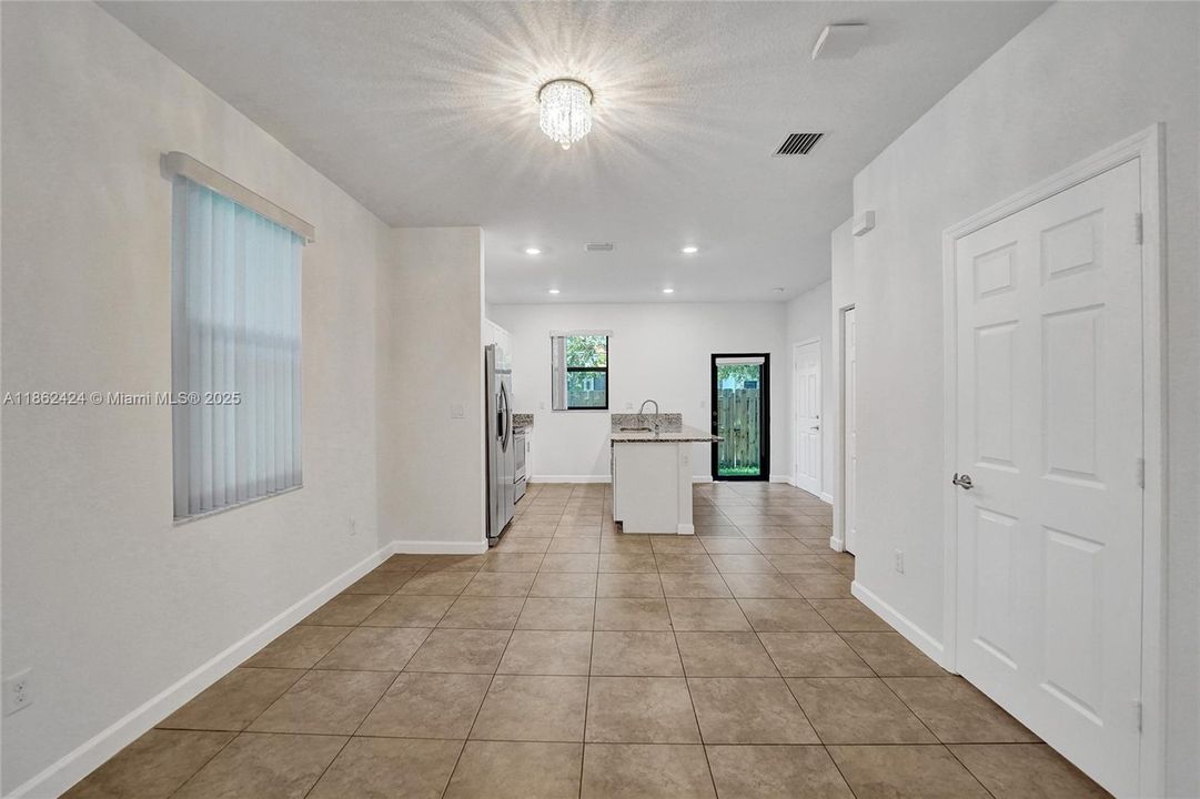 En Venta: $525,000 (3 camas, 2 baños, 1539 Pies cuadrados)