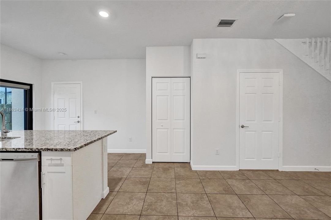 En Venta: $525,000 (3 camas, 2 baños, 1539 Pies cuadrados)