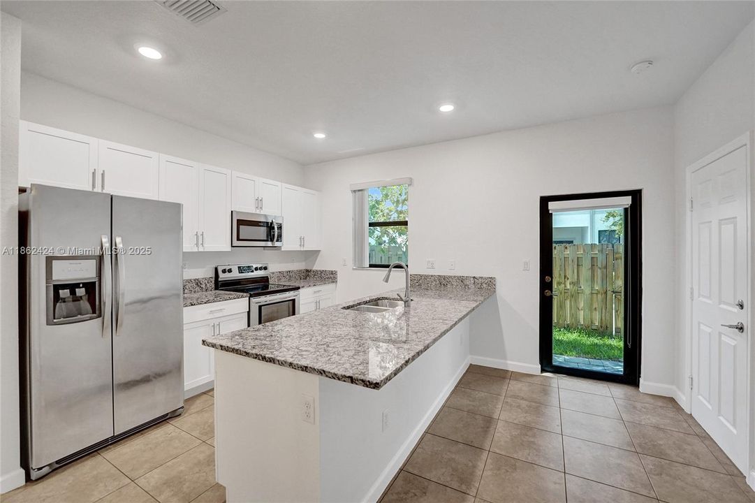 En Venta: $525,000 (3 camas, 2 baños, 1539 Pies cuadrados)