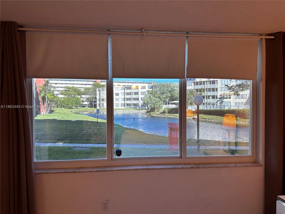 Под контрактом: $145,000 (1 спален, 1 ванн, 1036 Квадратных фут)