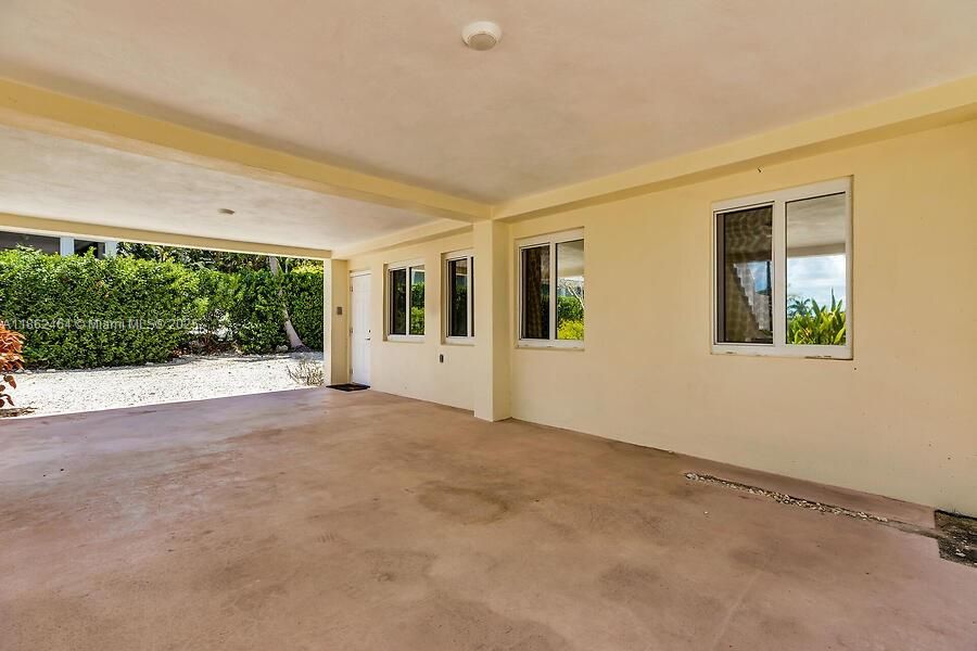 For Sale: $4,200,000 (2 beds, 2 baths, 928 Square Feet)