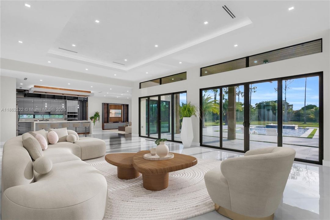 最近售出: $2,043,000 (4 贝兹, 3 浴室, 3350 平方英尺)