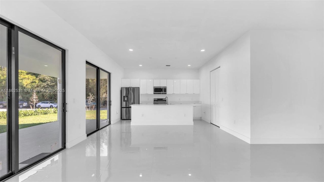 Под контрактом: $1,025,000 (5 спален, 4 ванн, 2850 Квадратных фут)