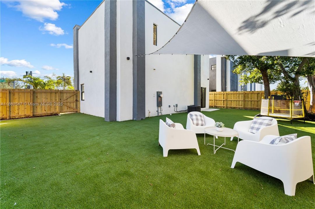 For Sale: $624,000 (3 beds, 2 baths, 1540 Square Feet)