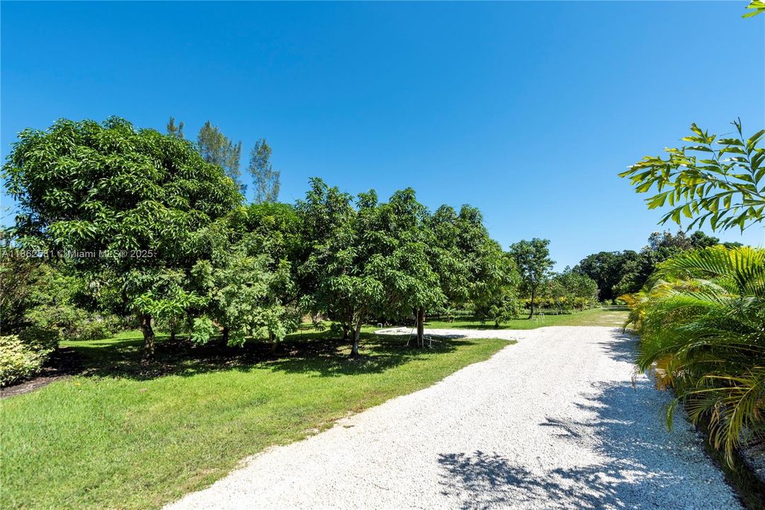 Recently Sold: $2,500,000 (3 beds, 2 baths, 900 Square Feet)