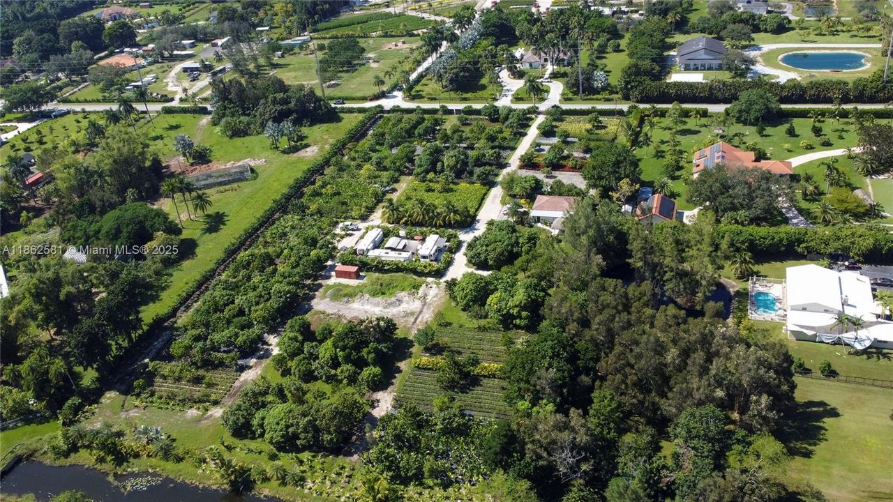 Recently Sold: $2,500,000 (3 beds, 2 baths, 900 Square Feet)