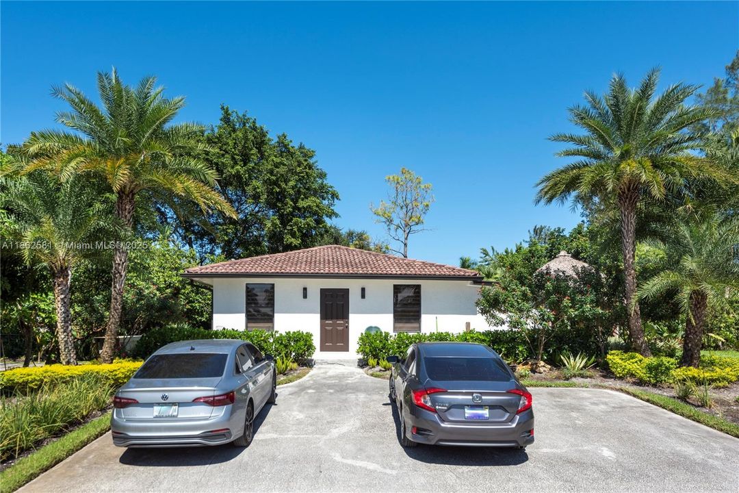 Recently Sold: $2,500,000 (3 beds, 2 baths, 900 Square Feet)