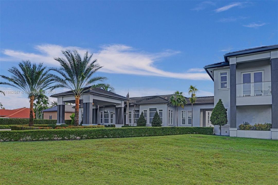 На продажу: $4,350,000 (6 спален, 4 ванн, 4777 Квадратных фут)