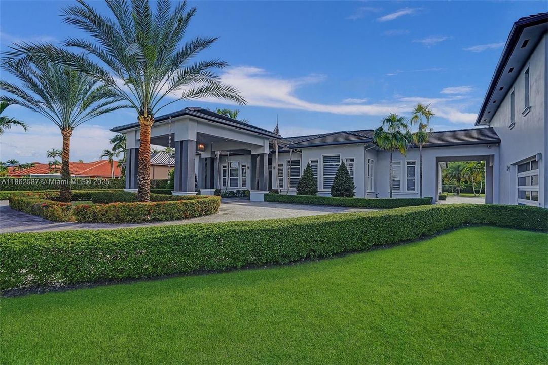 На продажу: $4,350,000 (6 спален, 4 ванн, 4777 Квадратных фут)