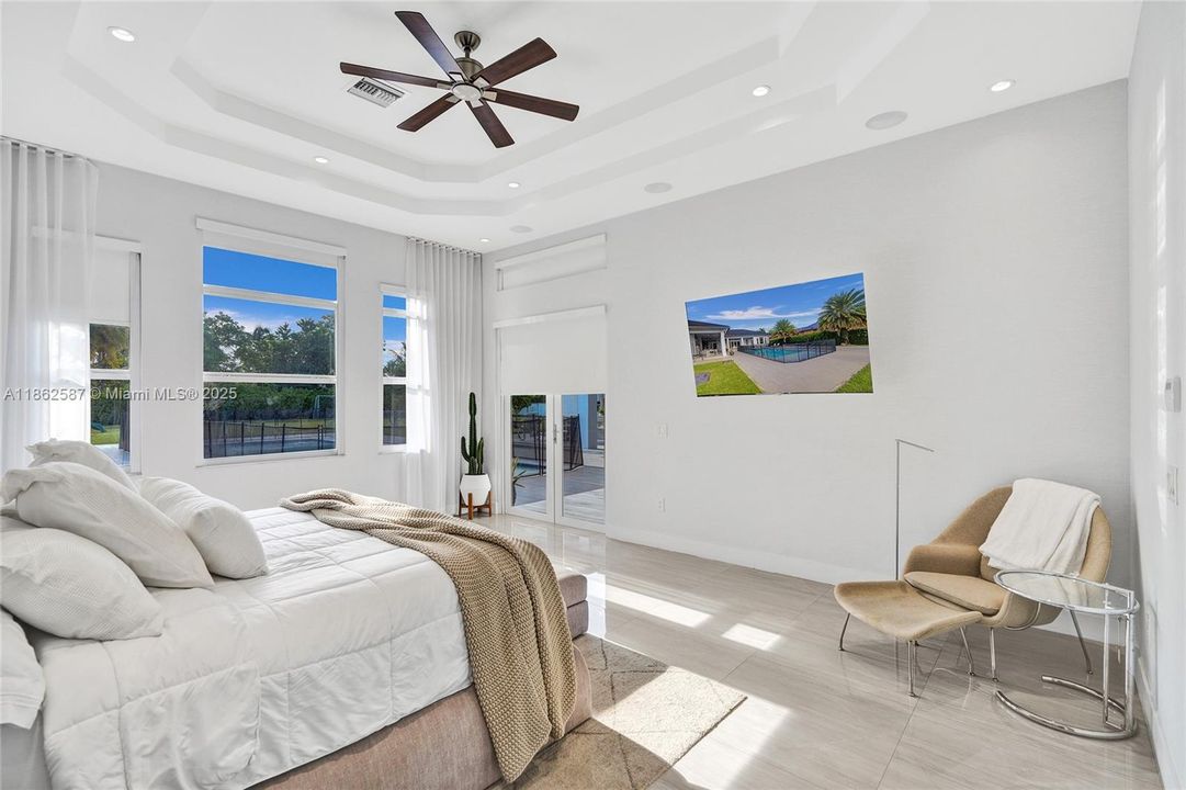 На продажу: $4,350,000 (6 спален, 4 ванн, 4777 Квадратных фут)