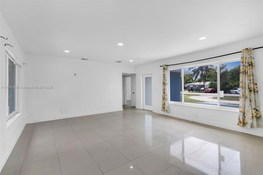 Activo con contrato: $400,000 (3 camas, 2 baños, 1144 Pies cuadrados)