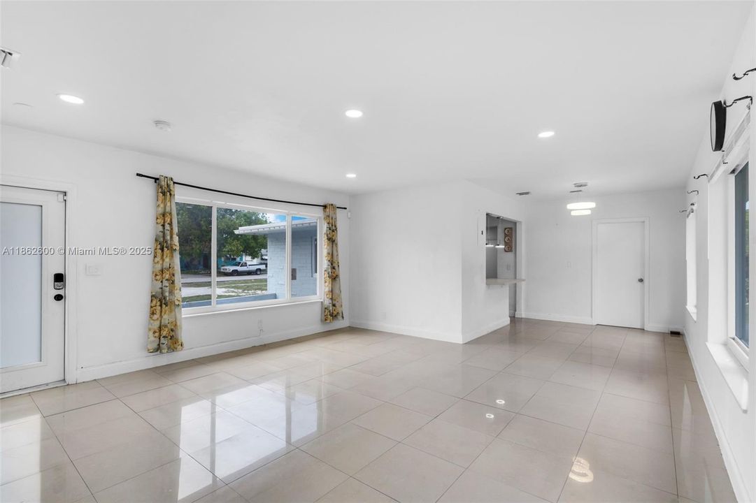 Activo con contrato: $400,000 (3 camas, 2 baños, 1144 Pies cuadrados)