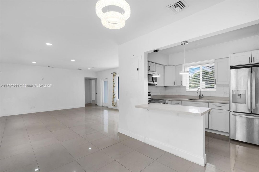 Activo con contrato: $400,000 (3 camas, 2 baños, 1144 Pies cuadrados)