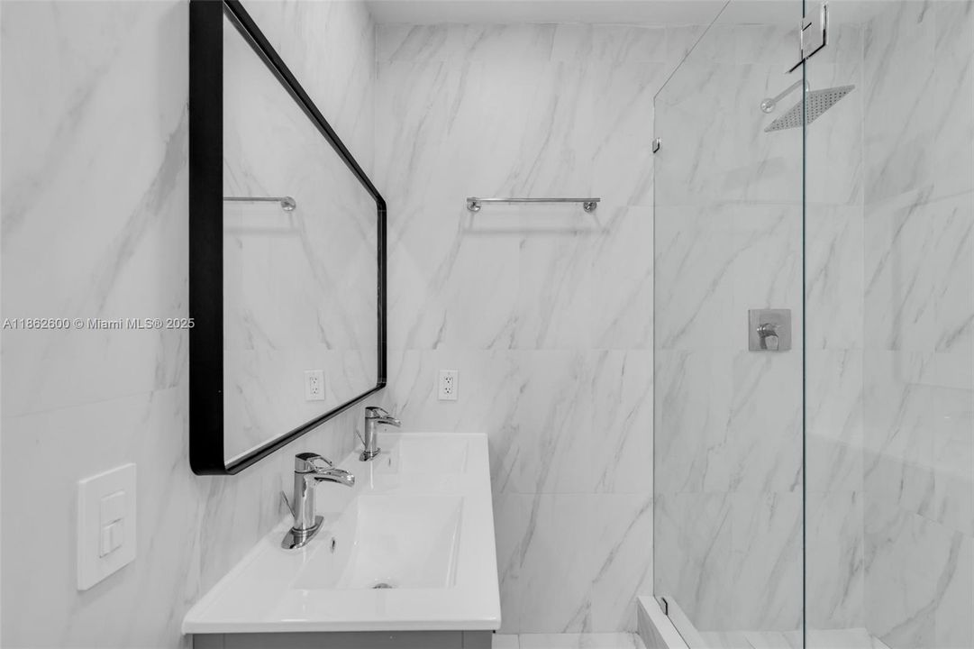 Activo con contrato: $400,000 (3 camas, 2 baños, 1144 Pies cuadrados)