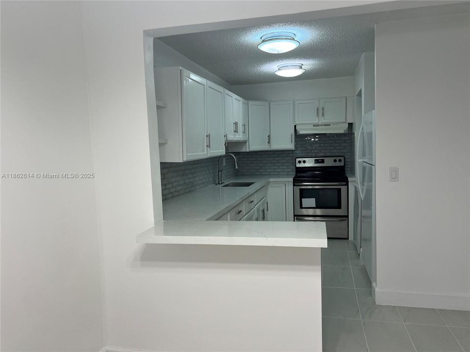 Activo con contrato: $245,000 (2 camas, 2 baños, 960 Pies cuadrados)