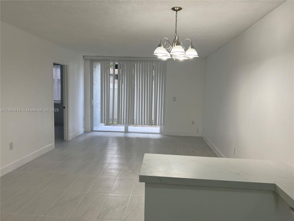 Activo con contrato: $245,000 (2 camas, 2 baños, 960 Pies cuadrados)