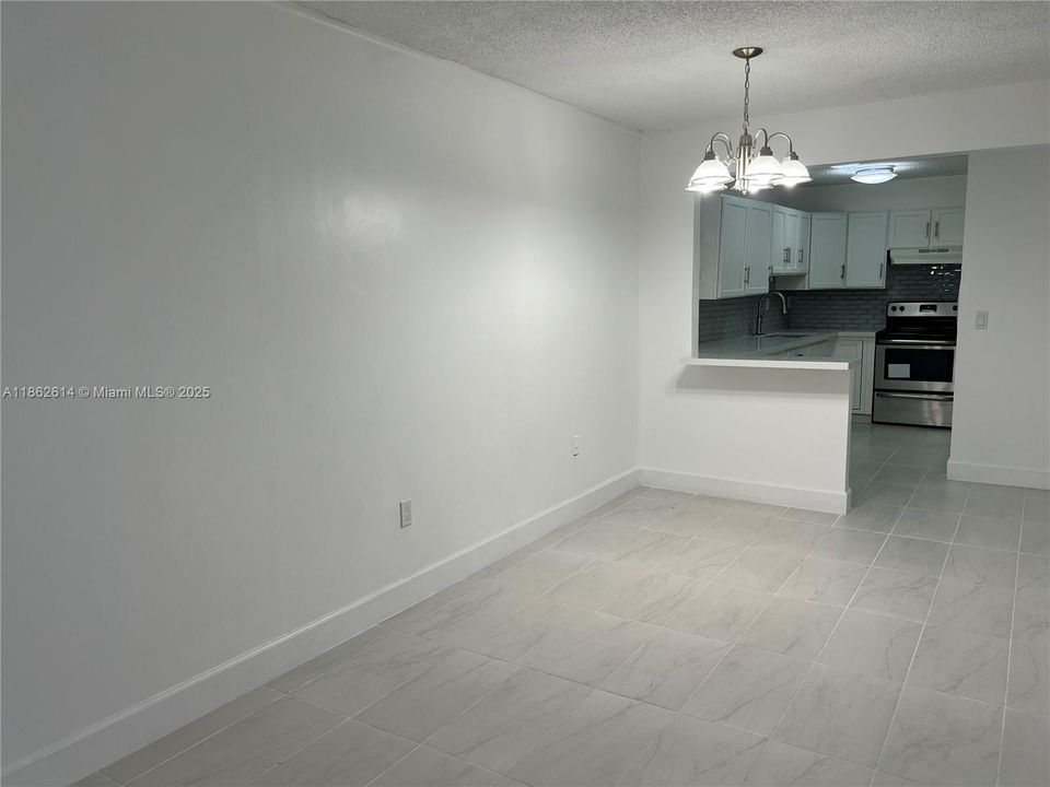 Activo con contrato: $245,000 (2 camas, 2 baños, 960 Pies cuadrados)