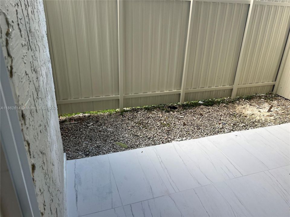 Activo con contrato: $245,000 (2 camas, 2 baños, 960 Pies cuadrados)