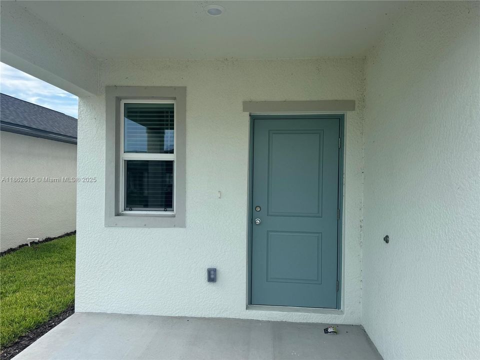 Recently Rented: $2,650 (6 beds, 3 baths, 2463 Square Feet)