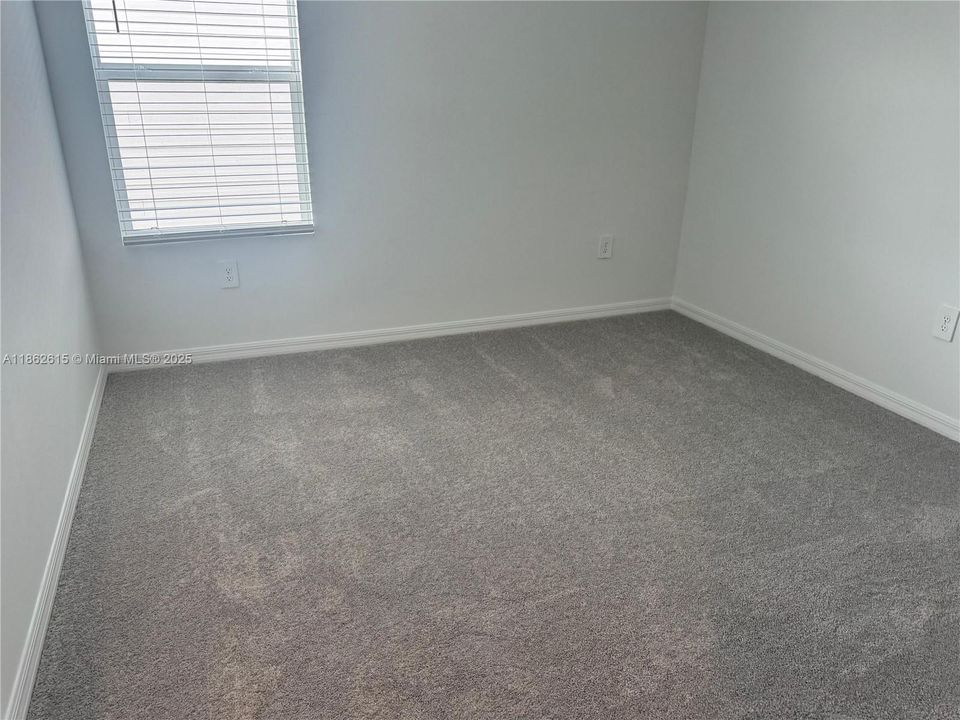 Recently Rented: $2,650 (6 beds, 3 baths, 2463 Square Feet)