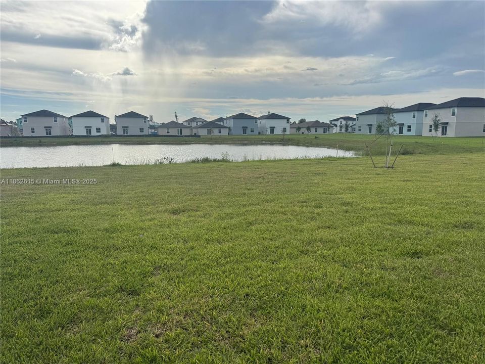 Recently Rented: $2,650 (6 beds, 3 baths, 2463 Square Feet)