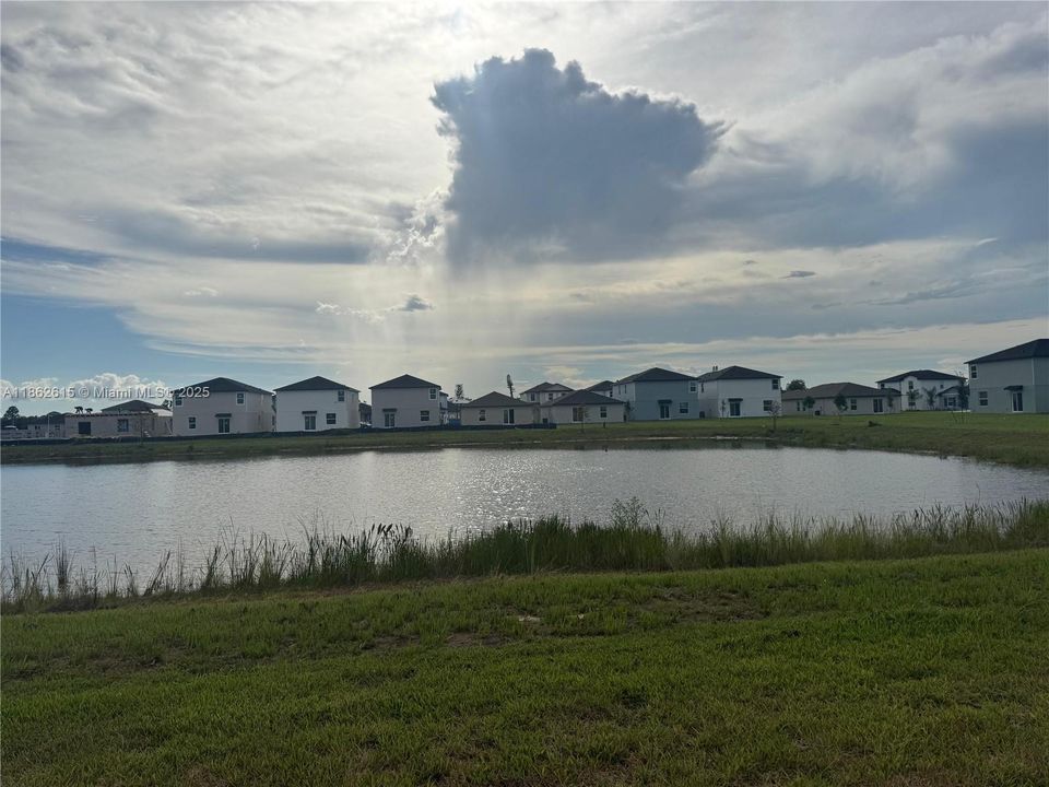 Recently Rented: $2,650 (6 beds, 3 baths, 2463 Square Feet)