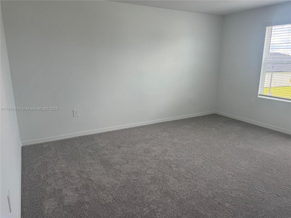 Recently Rented: $2,650 (6 beds, 3 baths, 2463 Square Feet)